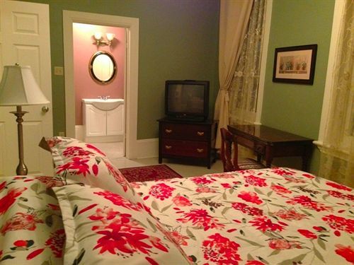 The Egan Inn Pembroke Extérieur photo